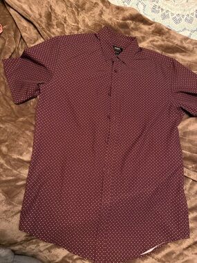 Short-Sleeve Burgundy Patterned Button-Down Shirt - Unknown Brand